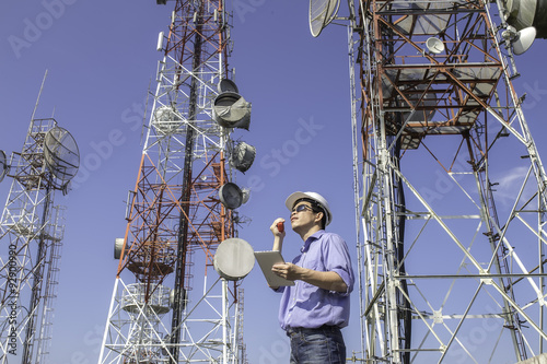 engineer communications check Antenna, Tablet 