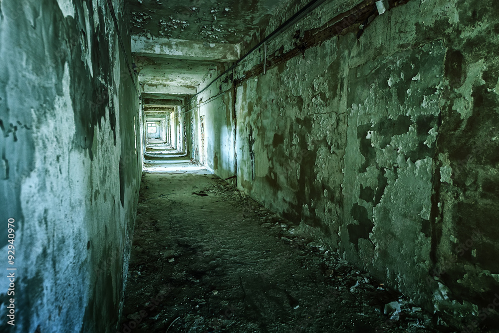 Obraz premium Old ruined building interior