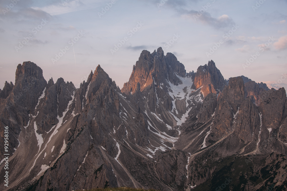 Obraz premium Amazing scenery in the early morning in the mountain range of th