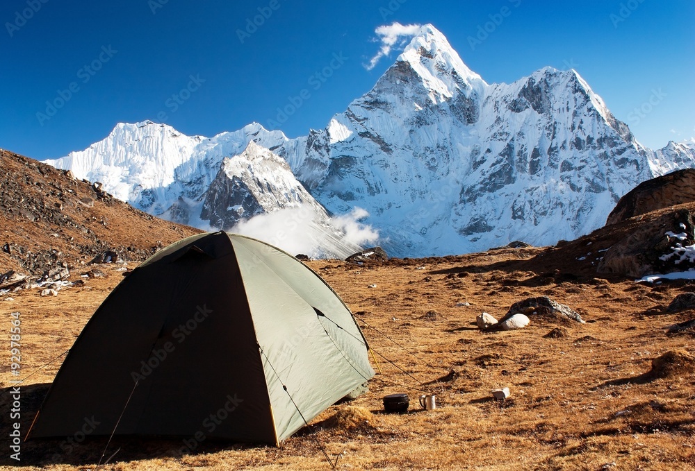 camping under Ama Dablam - trek to Everest Base camp