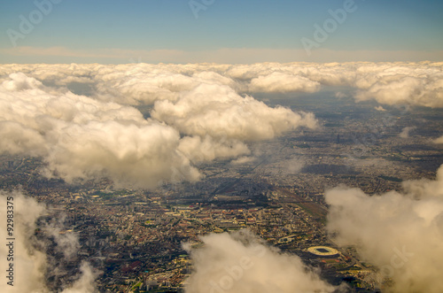 Fototapeta Naklejka Na Ścianę i Meble -  Paryż w chmurach