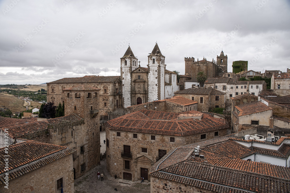 Fototapeta premium Hermosa ciudad medieval de Cáceres en la comunidad de Extremadura, España