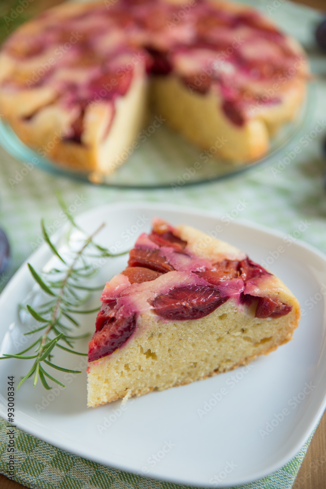 Pflaumen Kuchen mit Rosmarin Pflaumen Kuchen mit Rosmarin