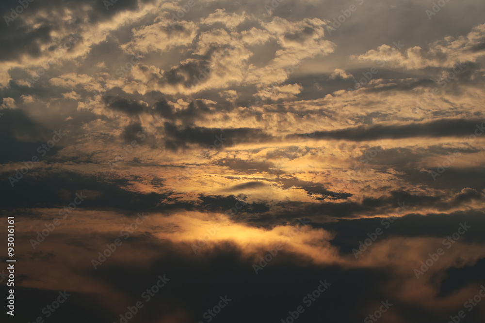 Fototapeta premium Cloudy twilight