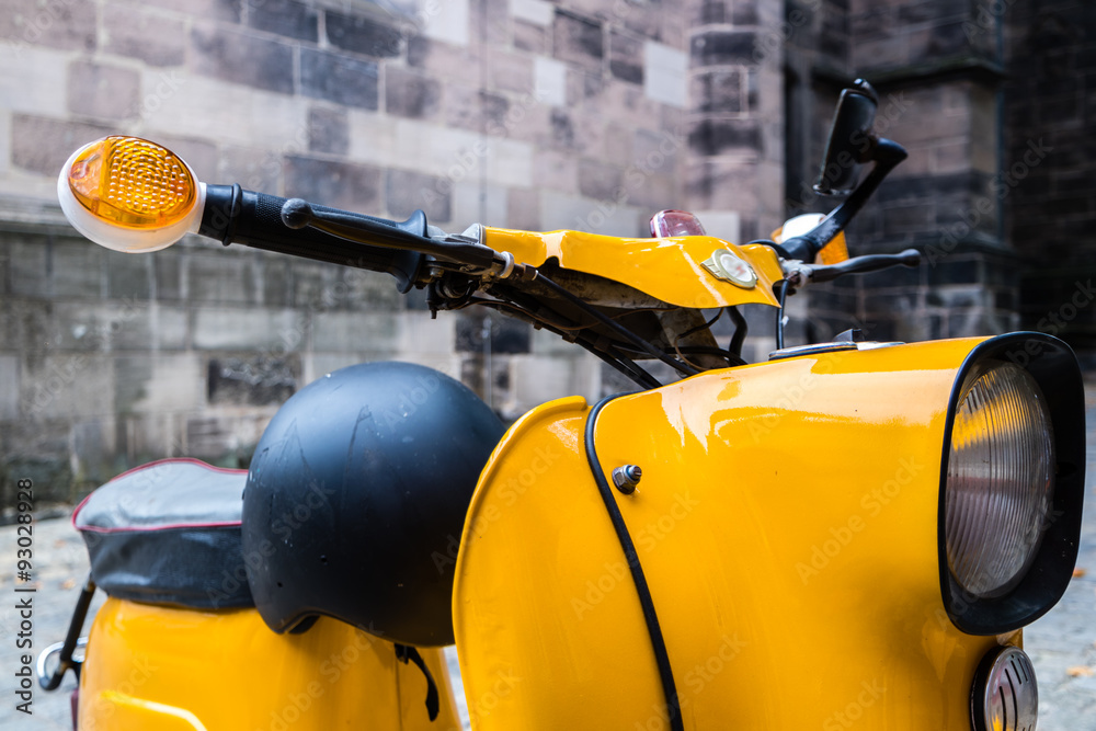 Naklejka premium gelbe DDR Schwalbe