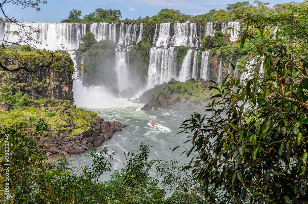 Fototapeta premium Boats around Iguazu Falls, Argentina