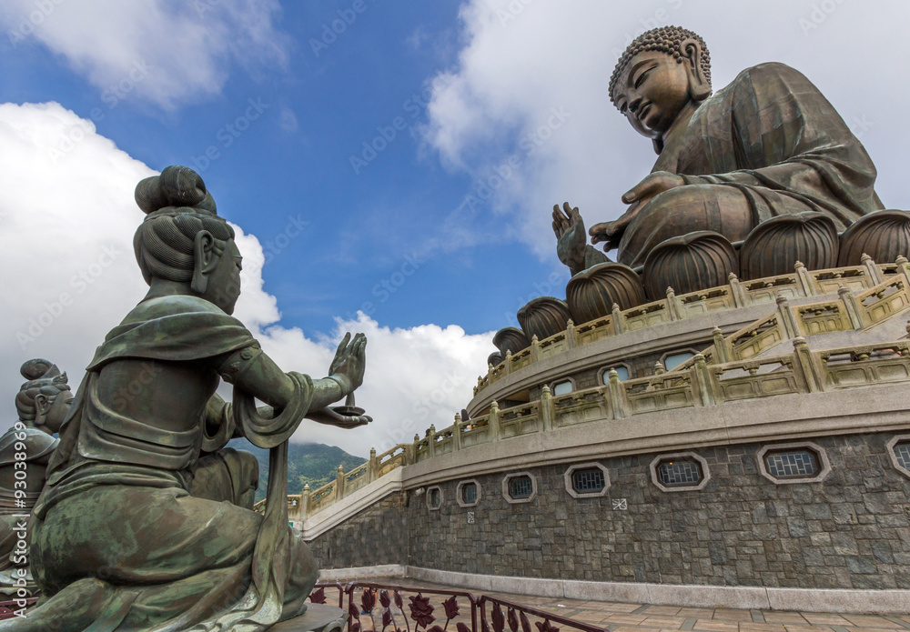 Obraz premium Tian Tan Buddha aka the Big Buddha at Ngong Ping Lantau Island in Hong Kong.