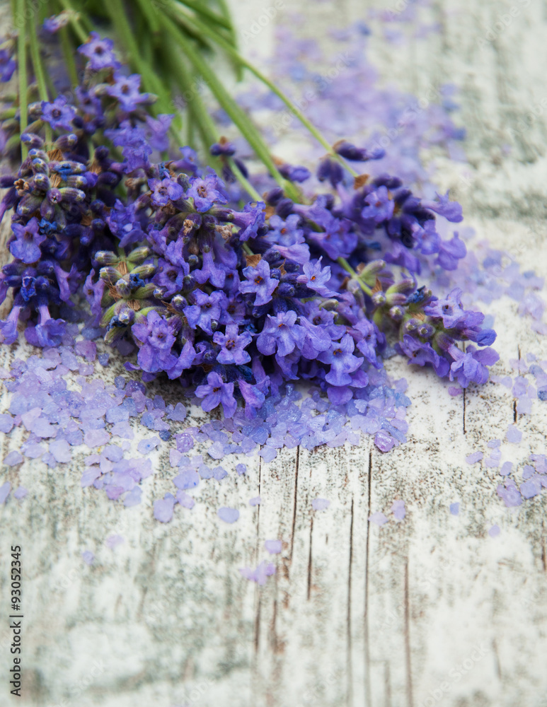 Obraz premium Lavender and salt