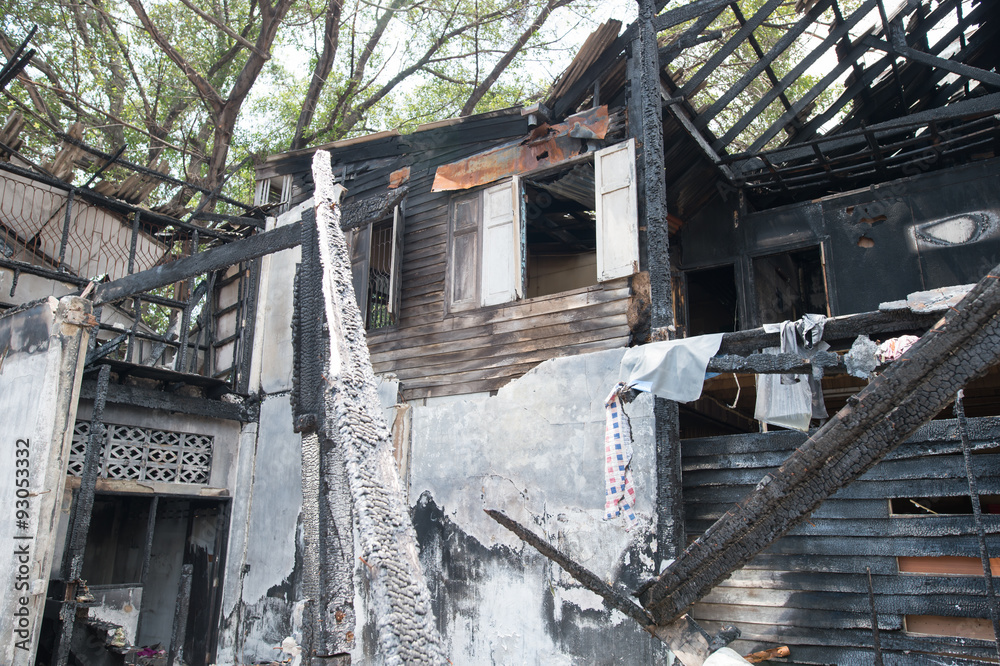 The old house is on fire,Conflagration The old house is on fire,Conflagration