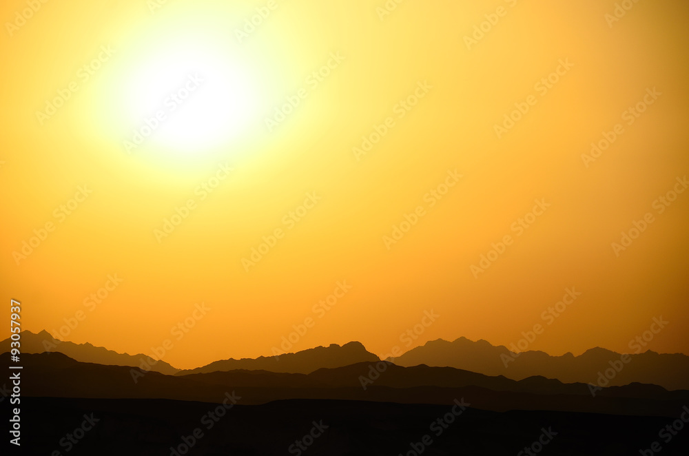 Obraz premium schoene berge bei sonnenuntergang
