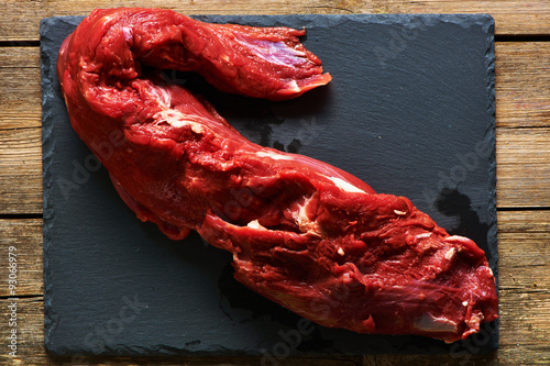 Cuadro en lienzo Raw beef tenderloin meat