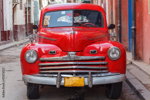 Vintage red car on the street of old city, Havana, Cuba © Rostislav Ageev