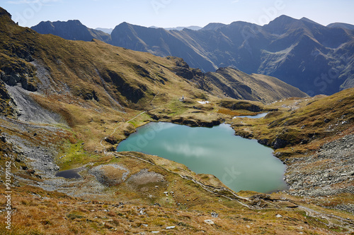 Fototapeta Naklejka Na Ścianę i Meble -  Glacial lake between mountains
