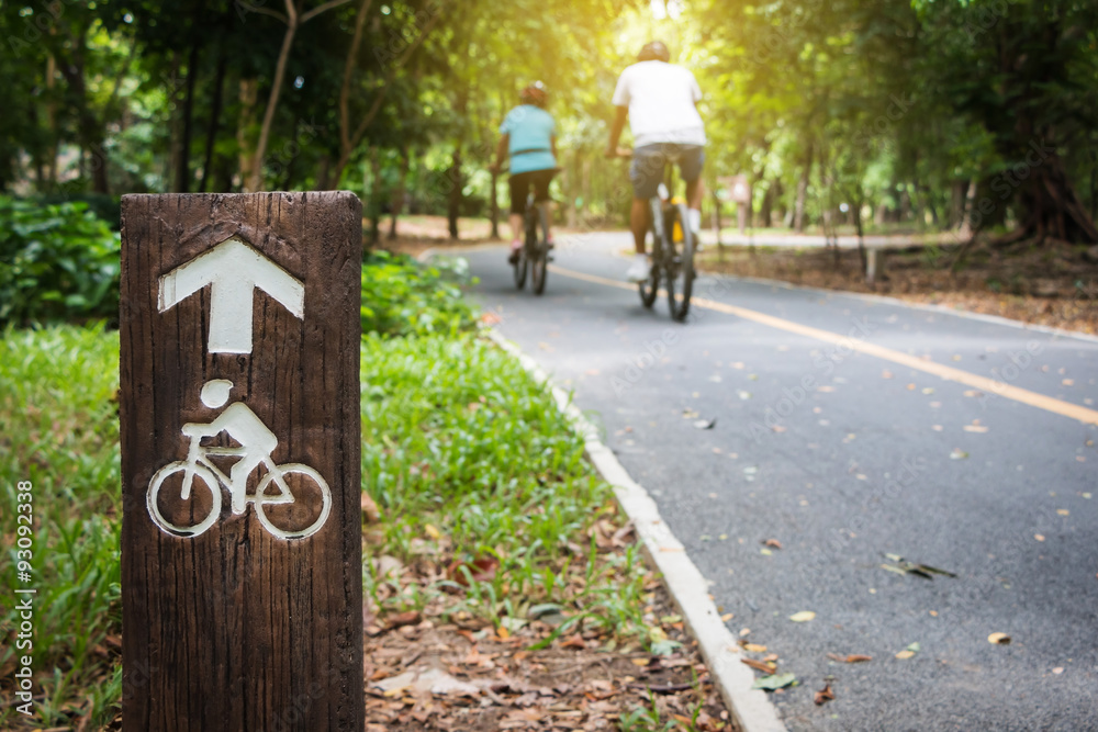 Naklejka premium Bicycle sign, Bicycle Lane in public park