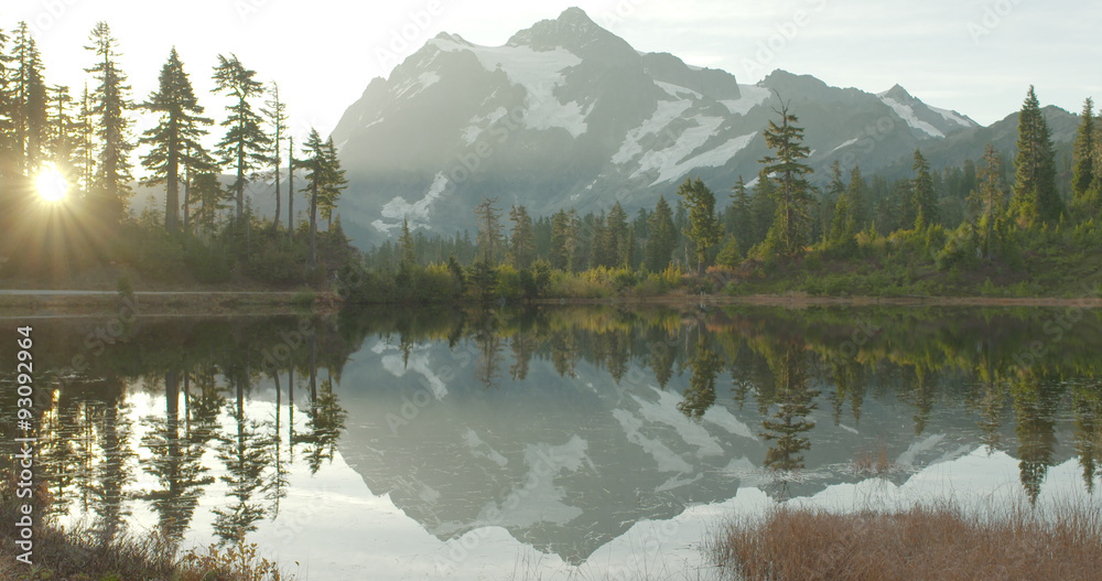 Fototapeta premium Mt Baker Picture Lake Reflection