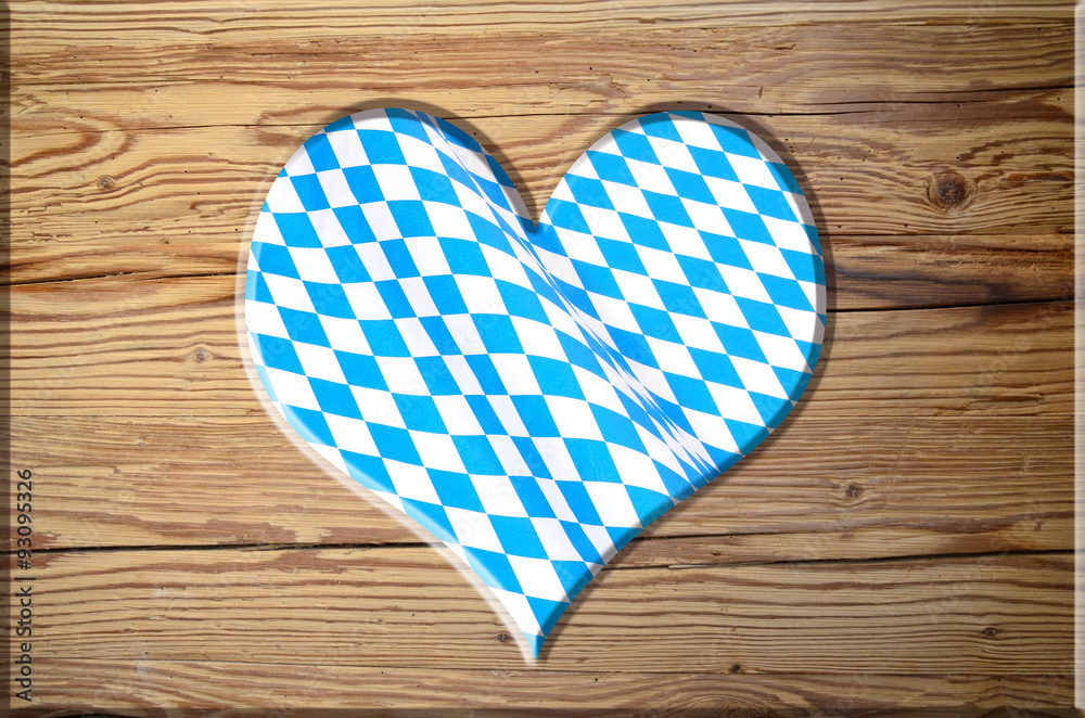 Herz auf Holzbrett Bayern Herz auf Holzbrett Bayern
