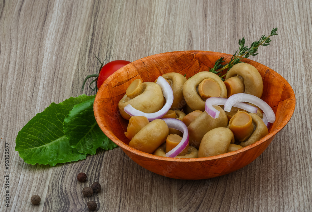 Pickled champignon Pickled champignon