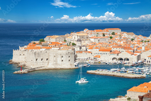 Fototapeta Naklejka Na Ścianę i Meble -  Famous historical town of Dubrovnik, Croatia