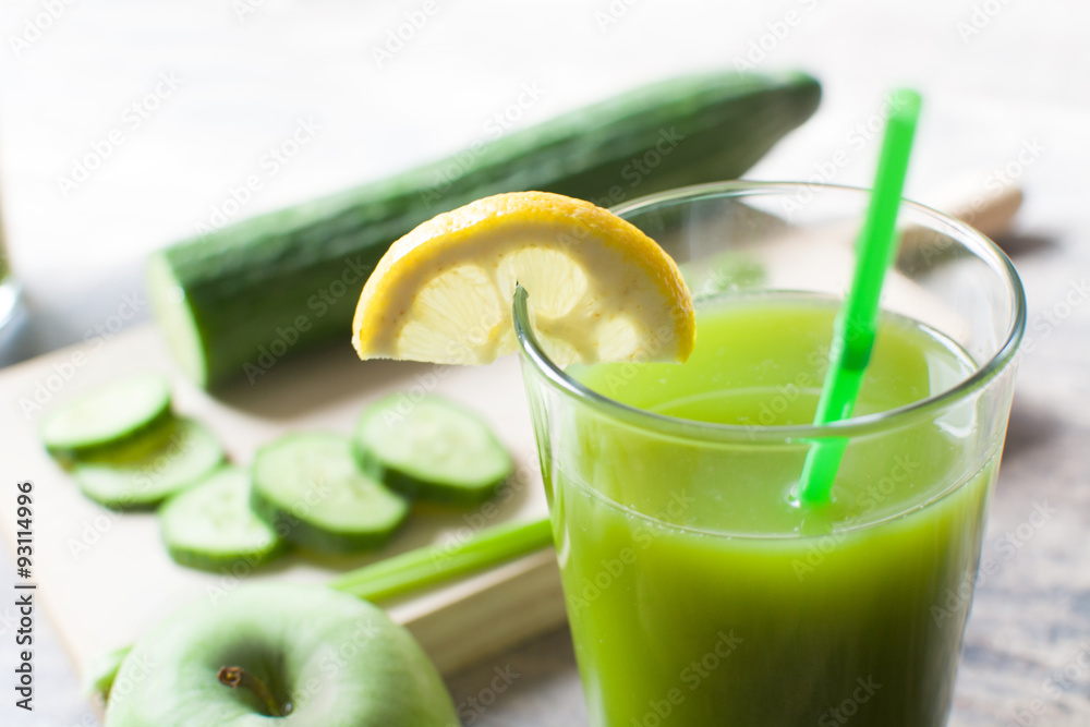 Green smoothie with cucumber,kiwi and apples Green smoothie with cucumber,kiwi and apples