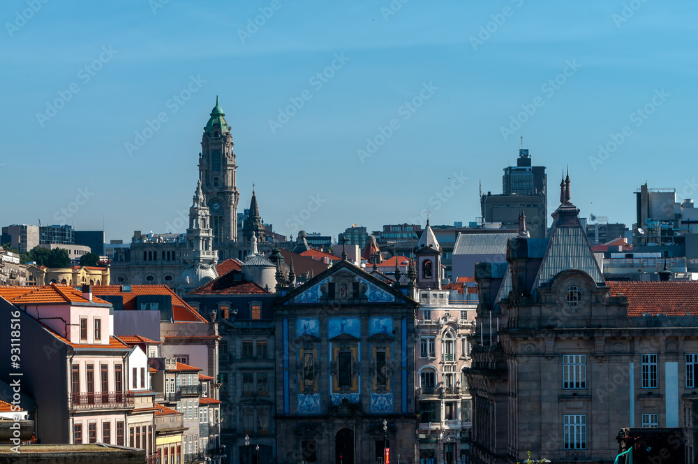 Fototapeta premium panoramic view of Porto in a sunny day