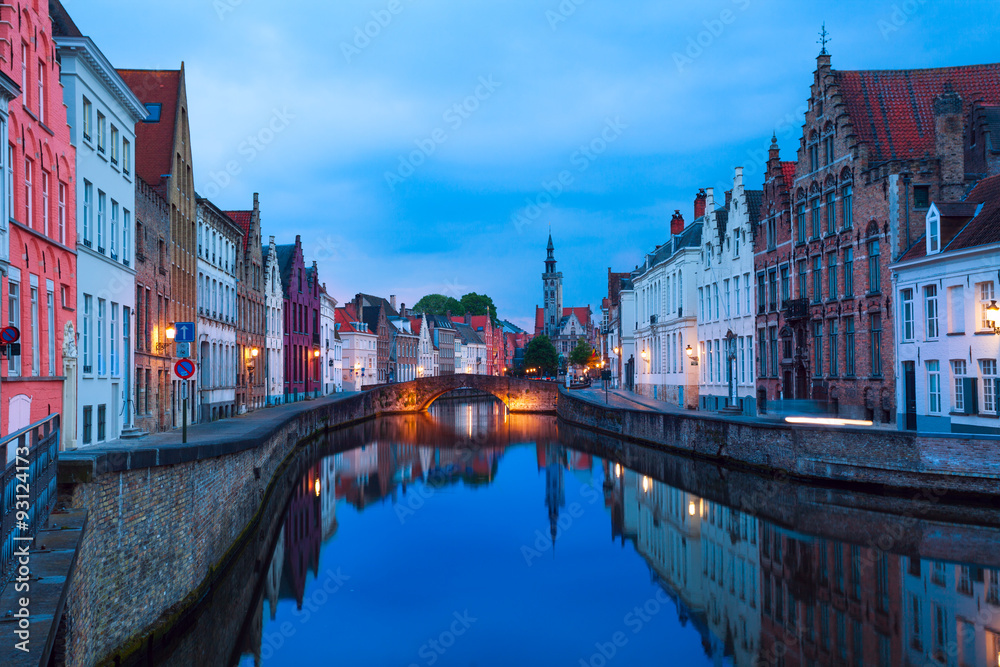 Dijver Spiegelrei street from canal during evening