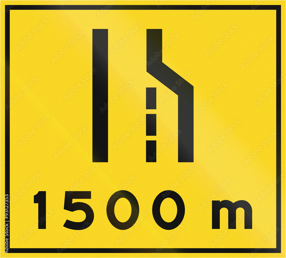 Obraz premium Road Narrows In Canada