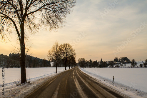 Road in the snow © conejota