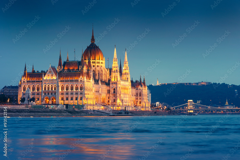 The Hungarian Parliament building at night, Budapest