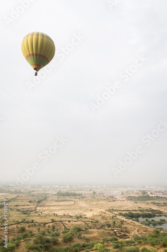 soar flying balloon © silentgunman
