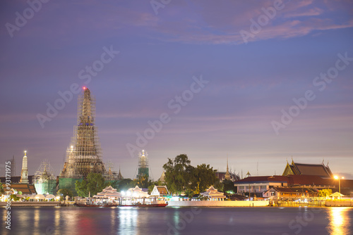 Wat Arun Ratchawararam Ratchawaramahawihan under construction. © nattapan72