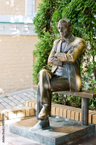 Monument to the writer Michael Bulgakov on andriyivskyy descent photo