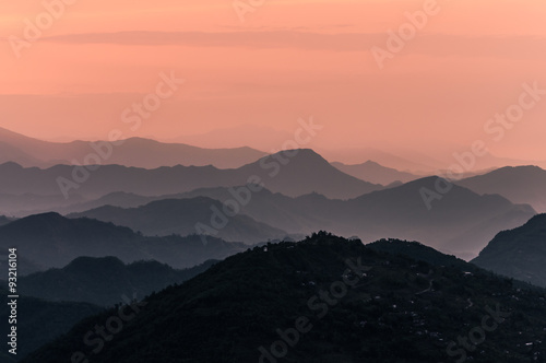 Sunrise on himalayan range © Behind Image