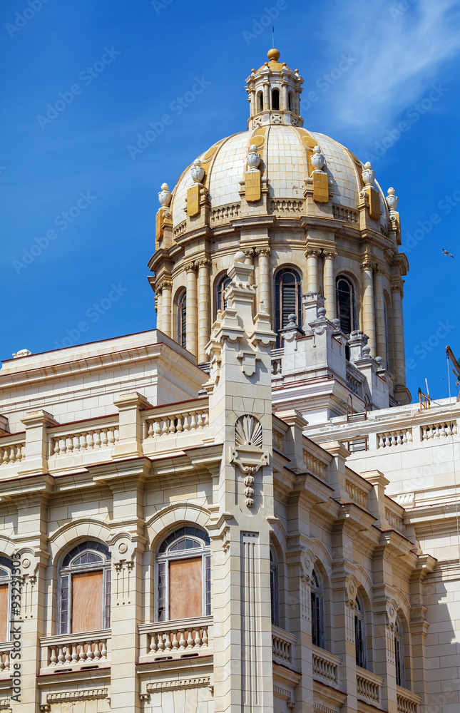 Obraz premium Revolution museum, former President palace, Havana, Cuba