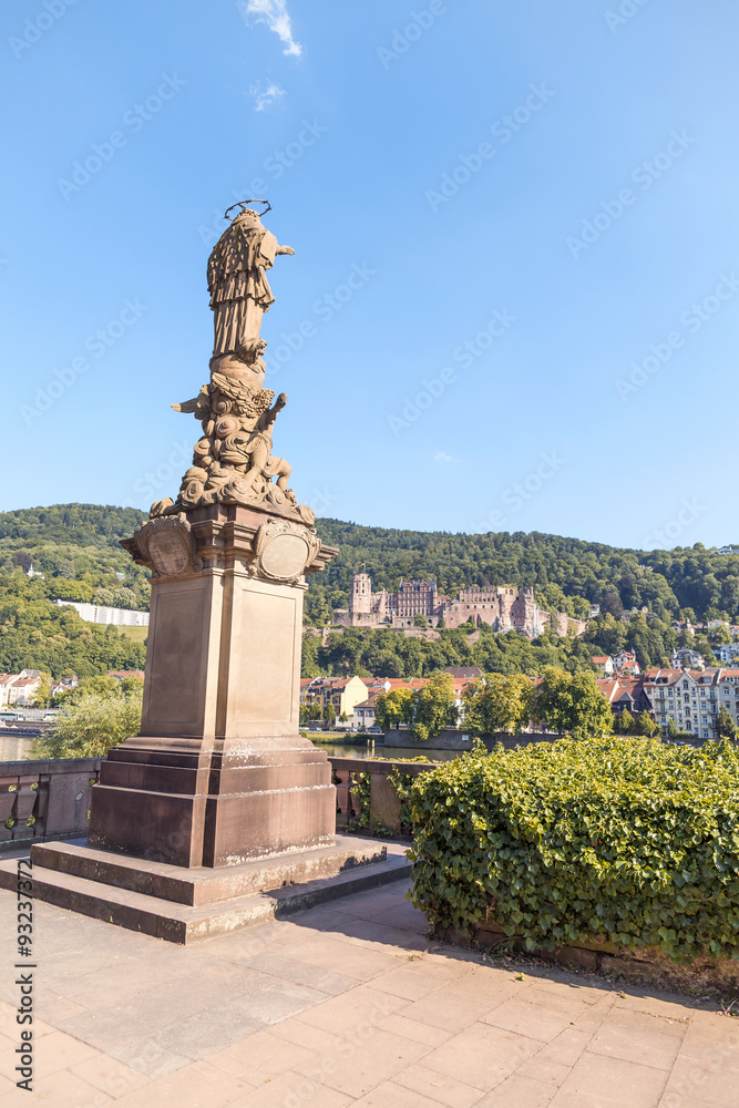 Heiliger Nepomuk Stadtbild auf der Alten Brücke in Heidelberg
