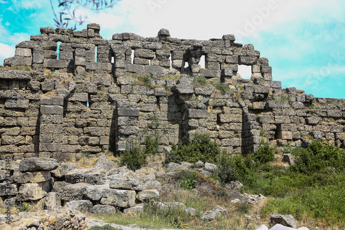 Side ruins