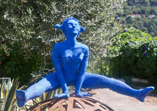 Blaue Skulptur in Saint-Paul-de-Vence