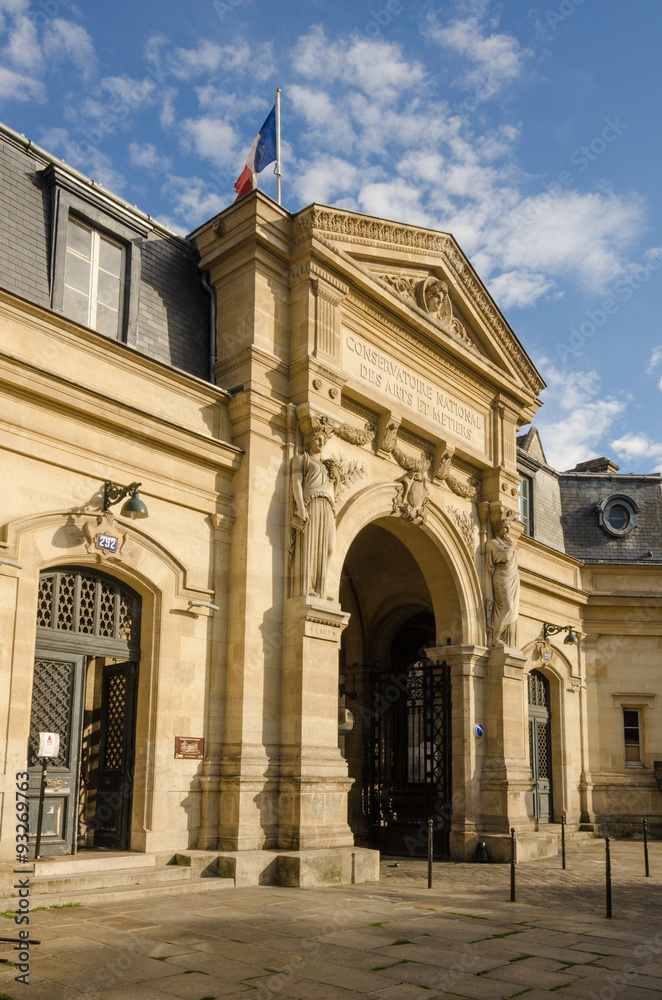 Obraz premium The National Conservatory of Arts and Crafts was established in 1794 and is dedicated to education and research for the promotion of science and industry.