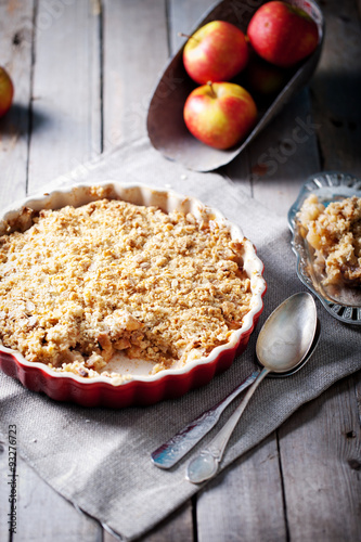 Fotografi Apple crumble  with  fresh apples