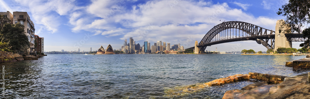 Naklejka premium Sydney CBD Milsons rock pool