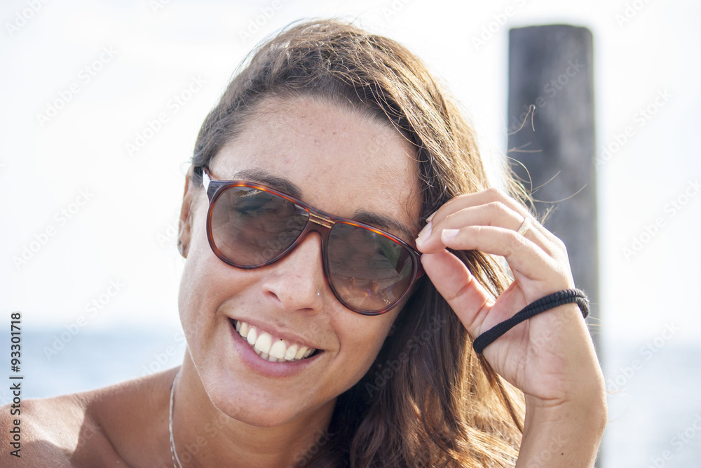 Bella ragazza in spiaggia Bella ragazza in spiaggia
