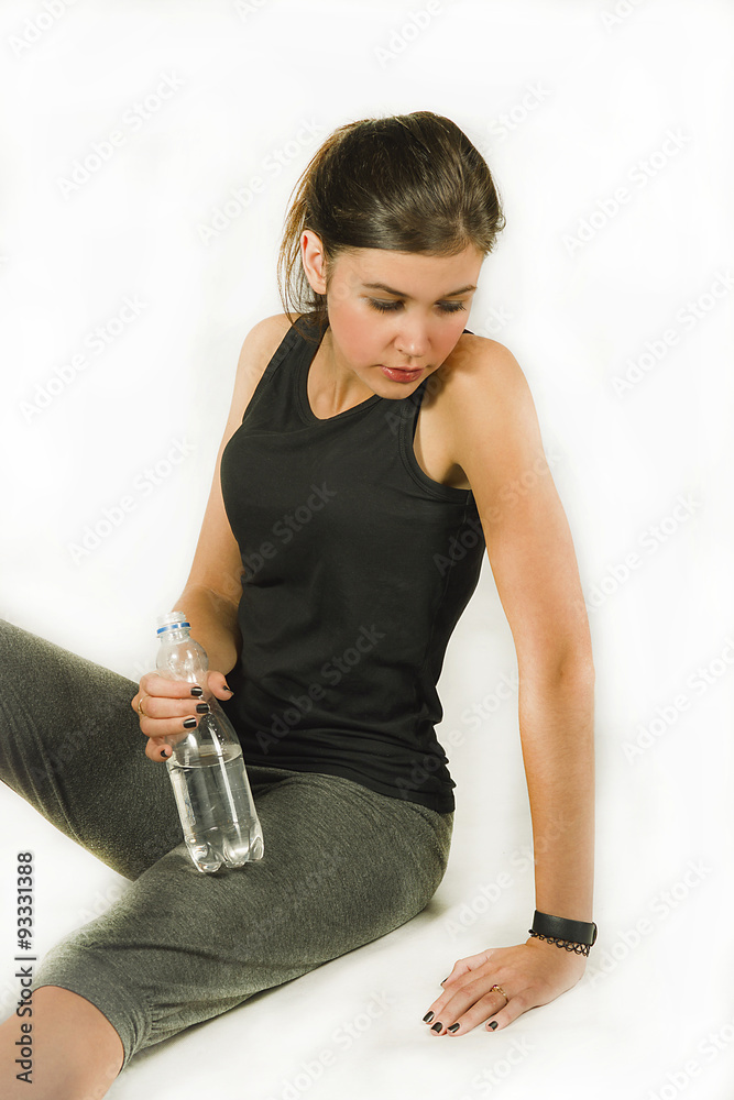 Aktywna kobieta z butelką wody - obrazy, fototapety, plakaty 