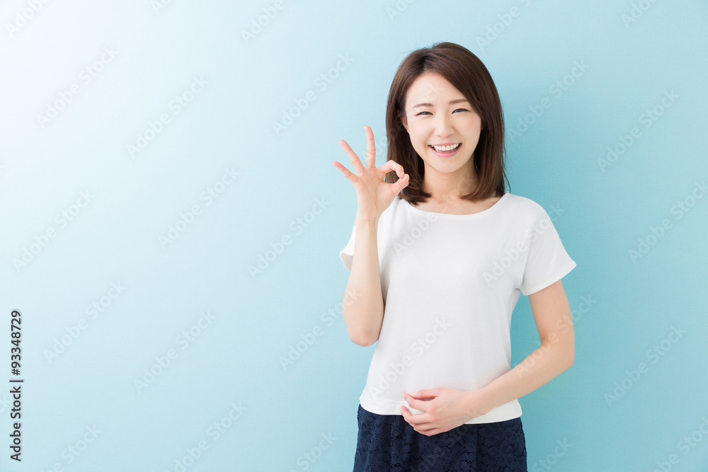 笑顔の女性 笑顔の女性