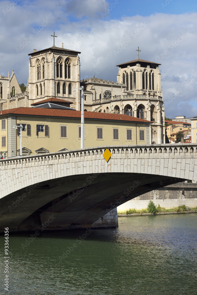 Vieux Lyon Pont Bonaparte Cathédrale Saint Jean 2020