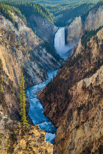 Lower Falls on the Grand Canyon of the Yellowstone, Yellowstone National Park, USA
