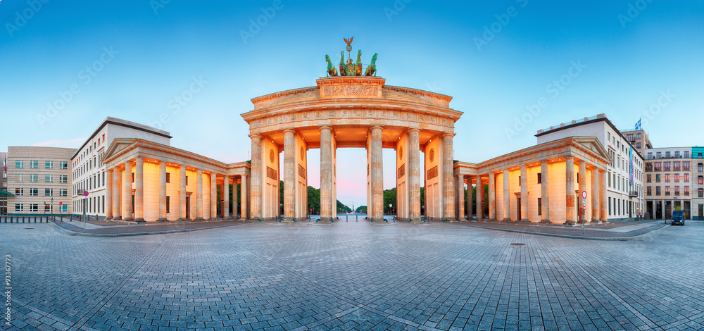 Obraz premium Panorama Brandenburger Tor (Brama Brandenburska), słynny punkt orientacyjny