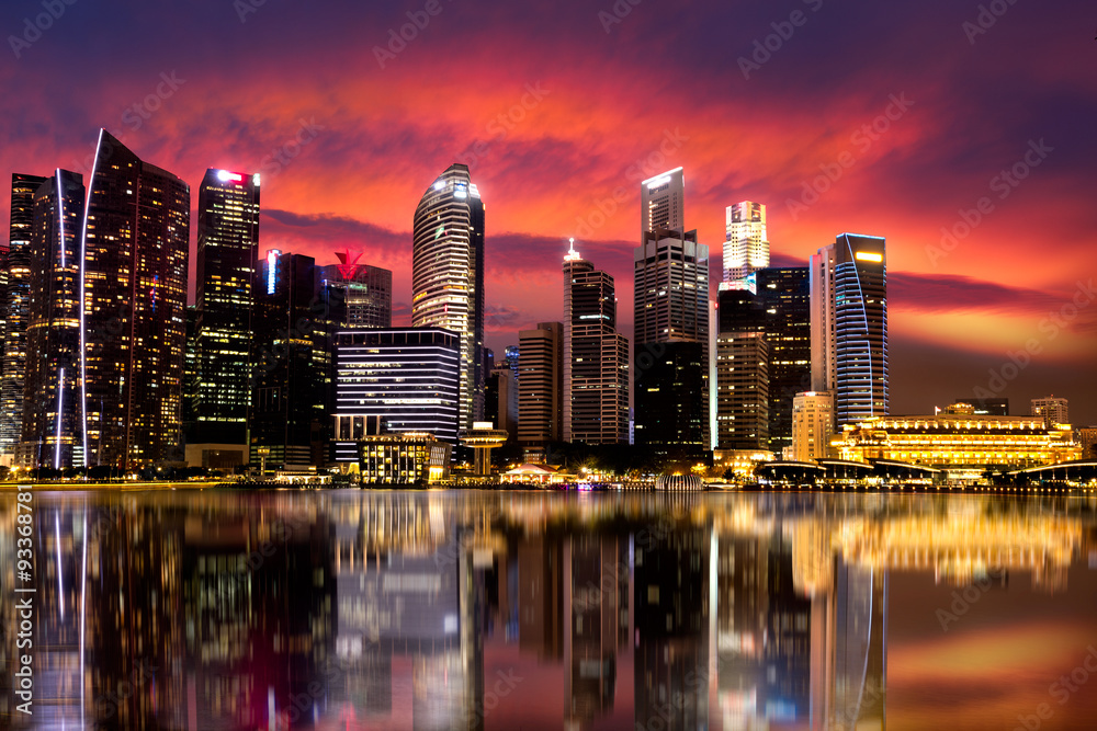 Naklejka premium Building with reflection