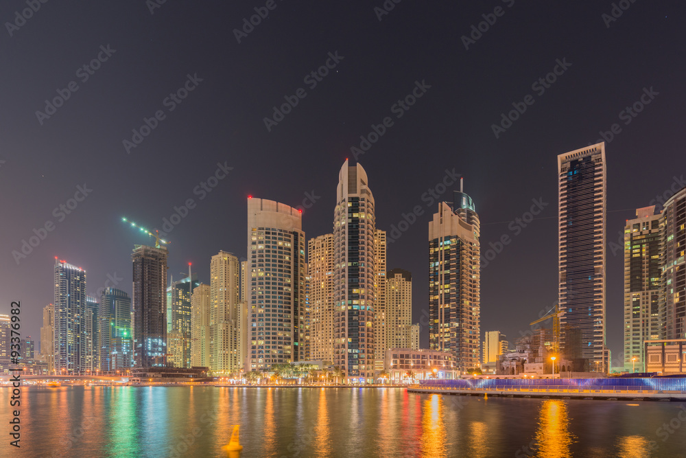 Fototapeta premium Dubai - JANUARY 10, 2015: Marina district on January 10 in UAE