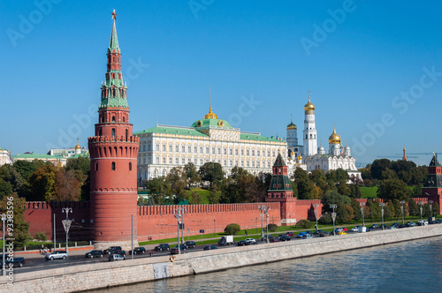 Fototapeta the Moscow Kremlin and  waterfront, Russia