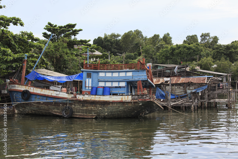 タイ国チョンブリー県アンシラーの漁村