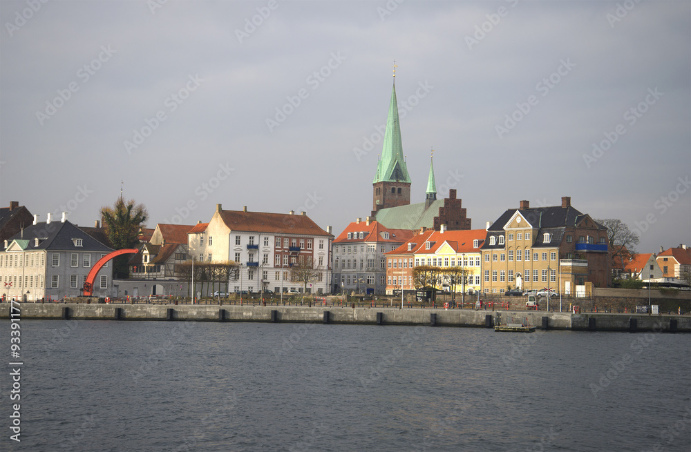 Морская набережная города Хельсингер. Дания